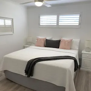 Rainbow Dream Newly Renovated Stylish One Bedroom Rainbow Beach